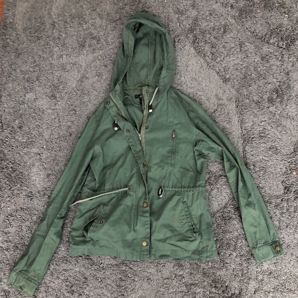 Army Green Utility Jacket with Functional Zippers, Buttons, and Pockets Size M